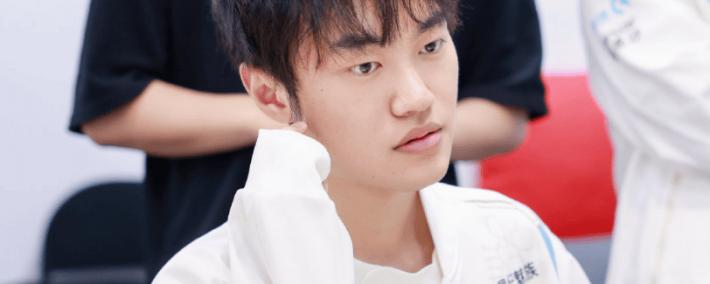 LOL官方点名knight，将他所有荣誉罗列出来，离大满贯还差一个S冠