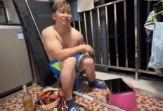 冠军选手退役后干起搬运工