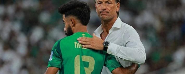 沙特换帅！曼(màn)奇尼(ní)下(xià)课，老将回归！