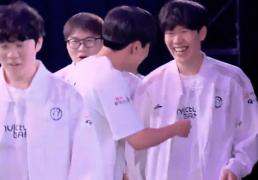 退掉BLG基地之后，The shy开怀大笑！