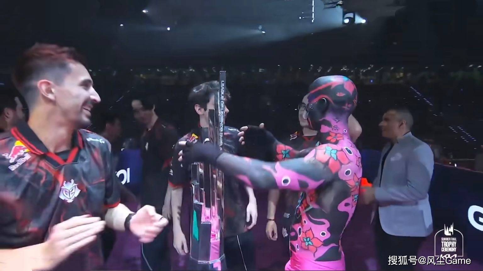 LOL首位(wèi)联赛15冠(guān)王诞生!G2速通MKOI夺冠(guān),S赛种子顺位(wèi)全(quán)部确定(dìng)