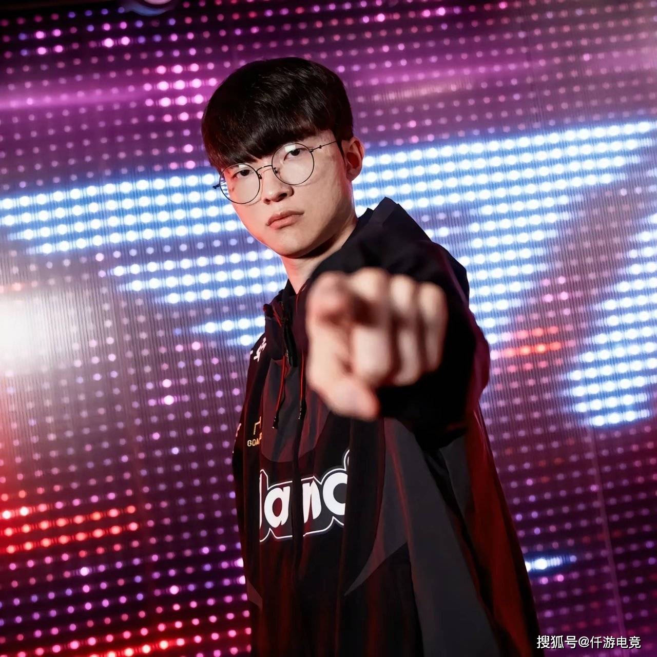 Faker回应退役！LPL解(jiě)说米(mǐ)勒盛(shèng)赞Faker！JDG和WBG连續(xù)打2場(chǎng)BO3！