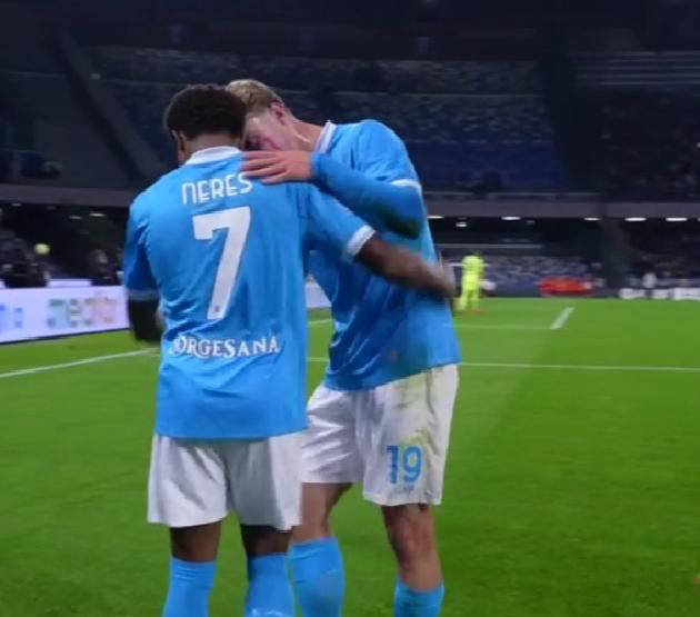 意甲焦点战:那不勒斯力克亚特兰大,轻松登頂(dǐng)榜(bǎng)首(shǒu)