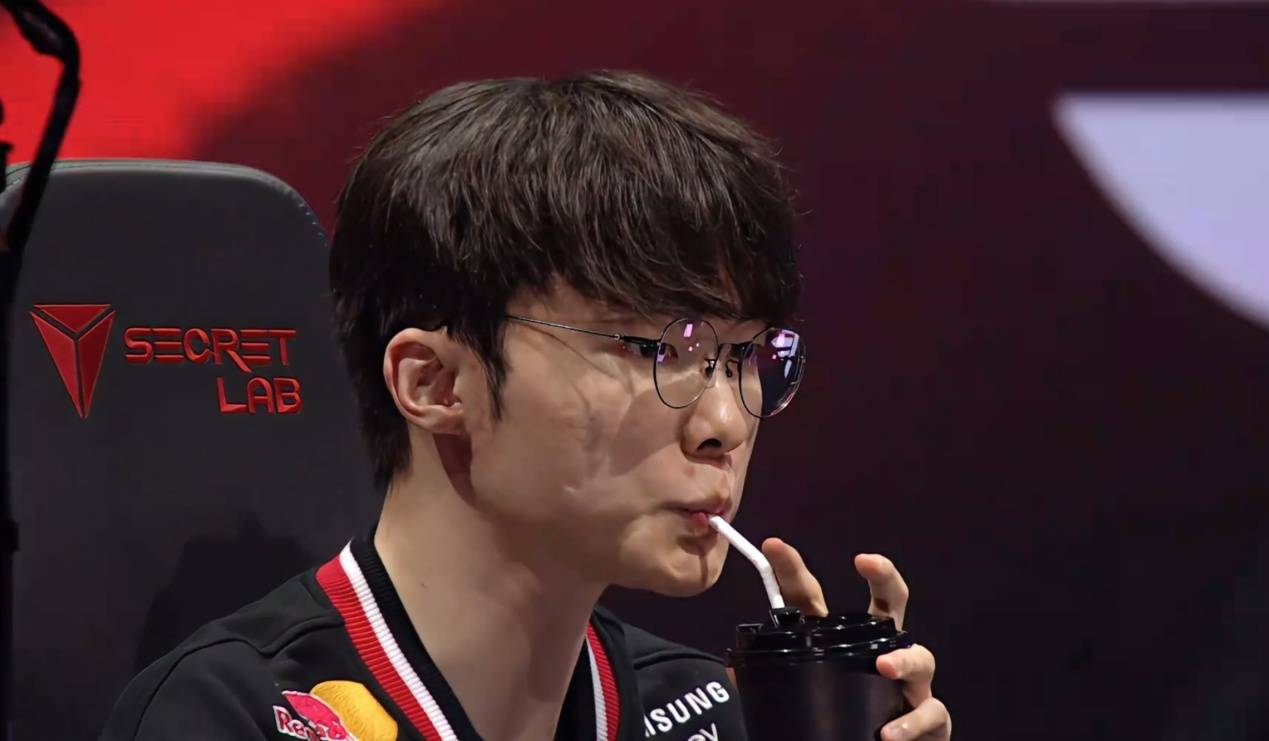 LOL外网熱(rè)议,S15在中国举办,Faker受魔咒困扰,GEN拿到夺冠剧本