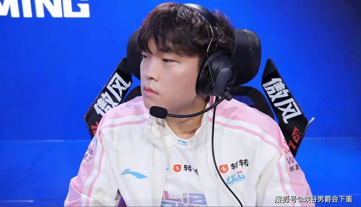 继“BLG战隊(duì)输掉比(bǐ)赛，Bin哥赛后仍(réng)然发帖(tiē)：依然是世一(yī)上”后，Faker输比(bǐ)赛却说道：我把(bǎ)它看作是一(yī)个反思(sī)自(zì)身不(bù)足，并重(zhòng)新评估(gū)自(zì)己的机会